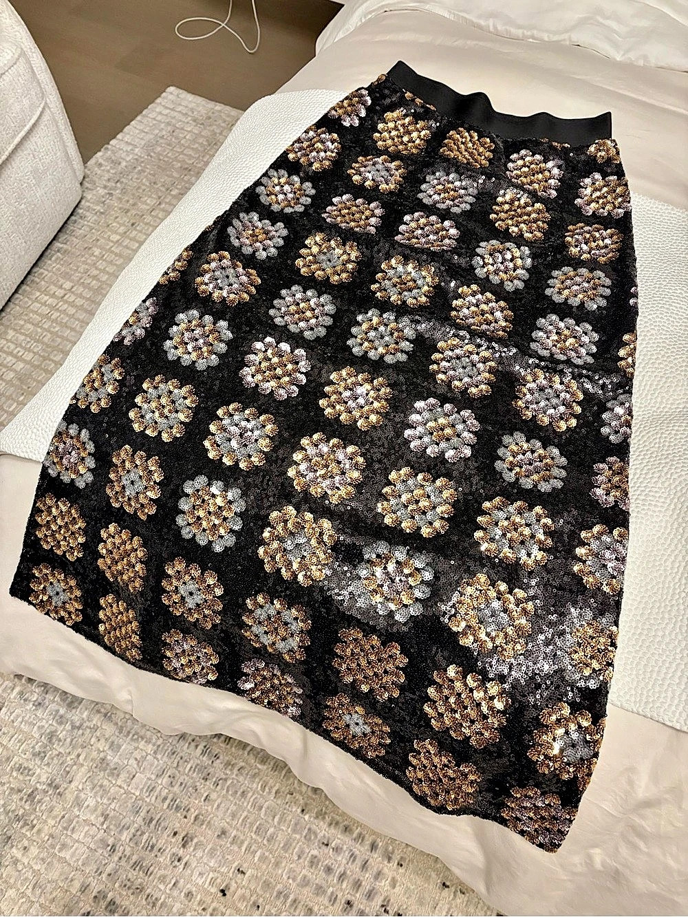 Smythe Floral Sequin Mini Skirt in Black & Gold Like New